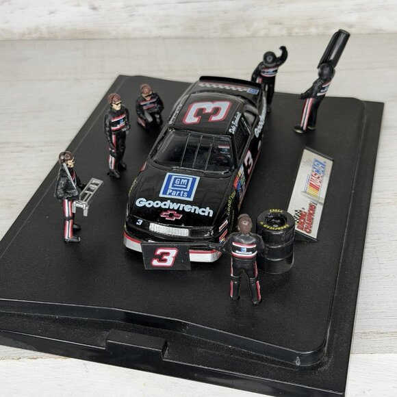 Racing Champions Dale Earnhardt #3 NASCAR 1:43 Diecast Pit Stop Showcase - Picture 7 of 11